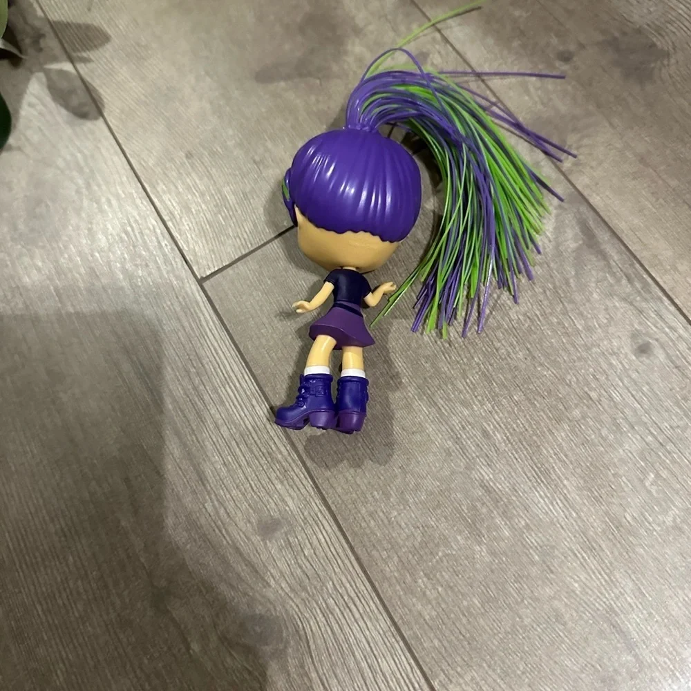 CURLIGIRLS Collectible dolls Charli doll Magic hair for endless hairstyles
